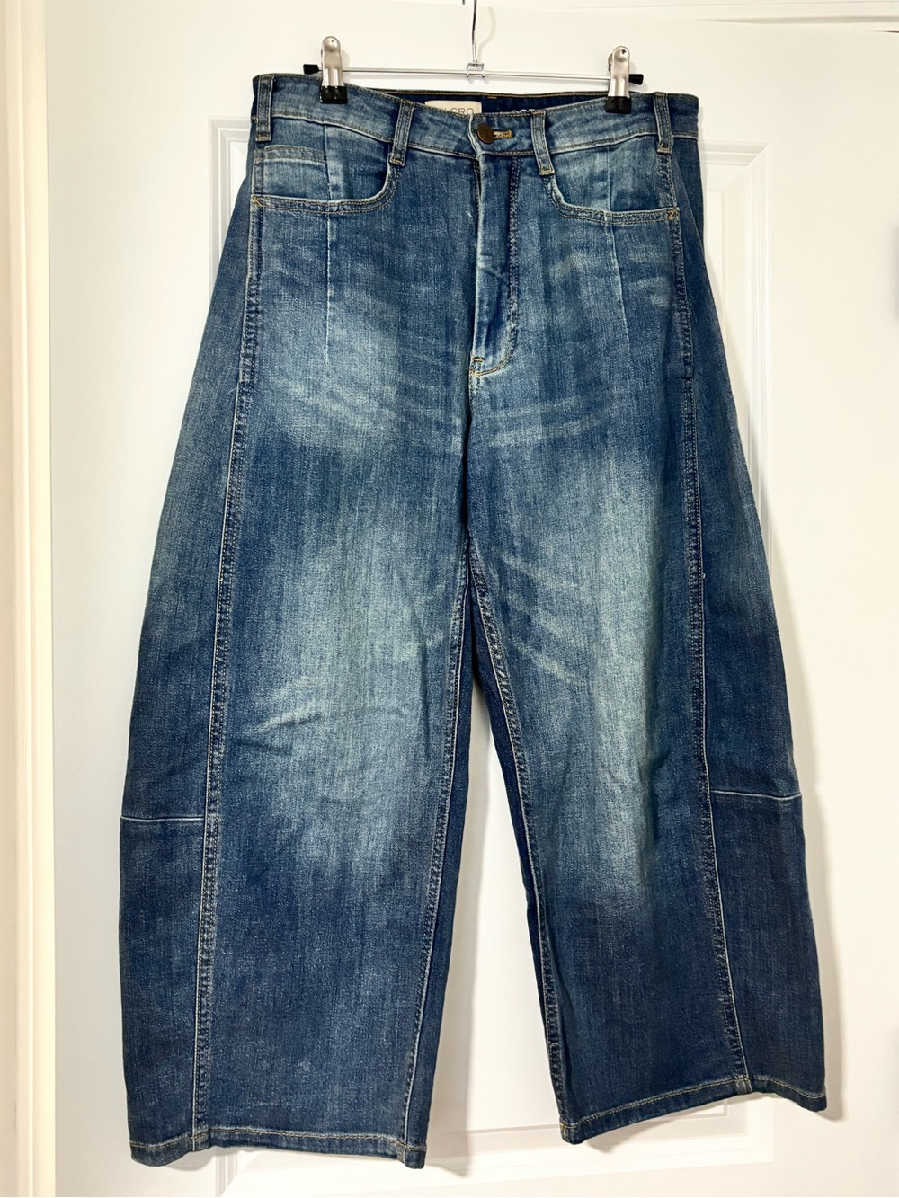 Pilcro Barrel Denim Jeans in Faded Blue